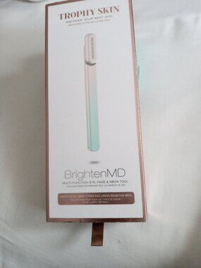 TROPHY SKIN - MULTI-FUNCTION EYE, FACE & NECK TOOL. NEW/BOXED/UNOPENED